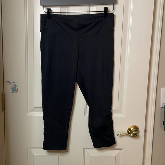 Champion yoga pants black medium - Picture 2 of 7